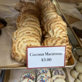 Half Moon Bay Bakery - Bakeries Near Me - Half Moon Bay, California Half Moon Bay Bakery - Bakeries Near Me - Half Moon Bay, California