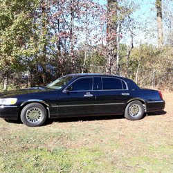 Ray's Garage - 2001 Lincoln Town Car Cartier L.