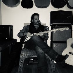 Housecall Guitar School