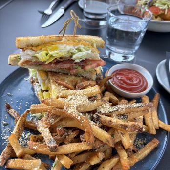 The Crunkleton - BLT with egg - Cocktail Bars Near Me - Charlotte, North Carolina The Crunkleton - BLT with egg - Cocktail Bars Near Me - Charlotte, North Carolina