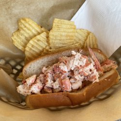 Lacey Estates Winery - Lobster roll on summer weekends