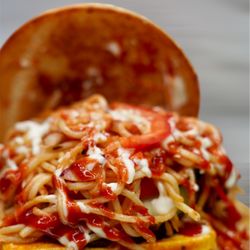 Moon Pizza - Vegi noodles burger