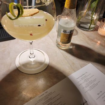 Clarkwood - CLARKWOOD GIN & TONIC - Bars Near Me - Houston, Texas