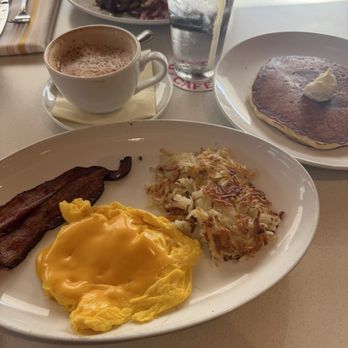 Day Maker Half Day Cafe - Breakfast plate - Breakfast & Brunch Near Me - Austin, Texas