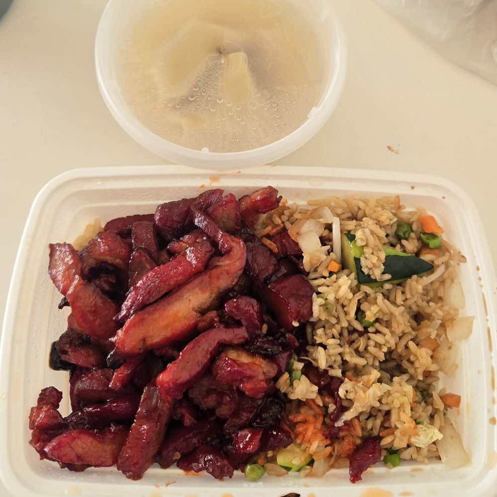 Dragon 88 - Lunch special boneless spare ribs and vegetable fried rice, comes with soup. Excellent! - Chinese Near Me - New York, New York