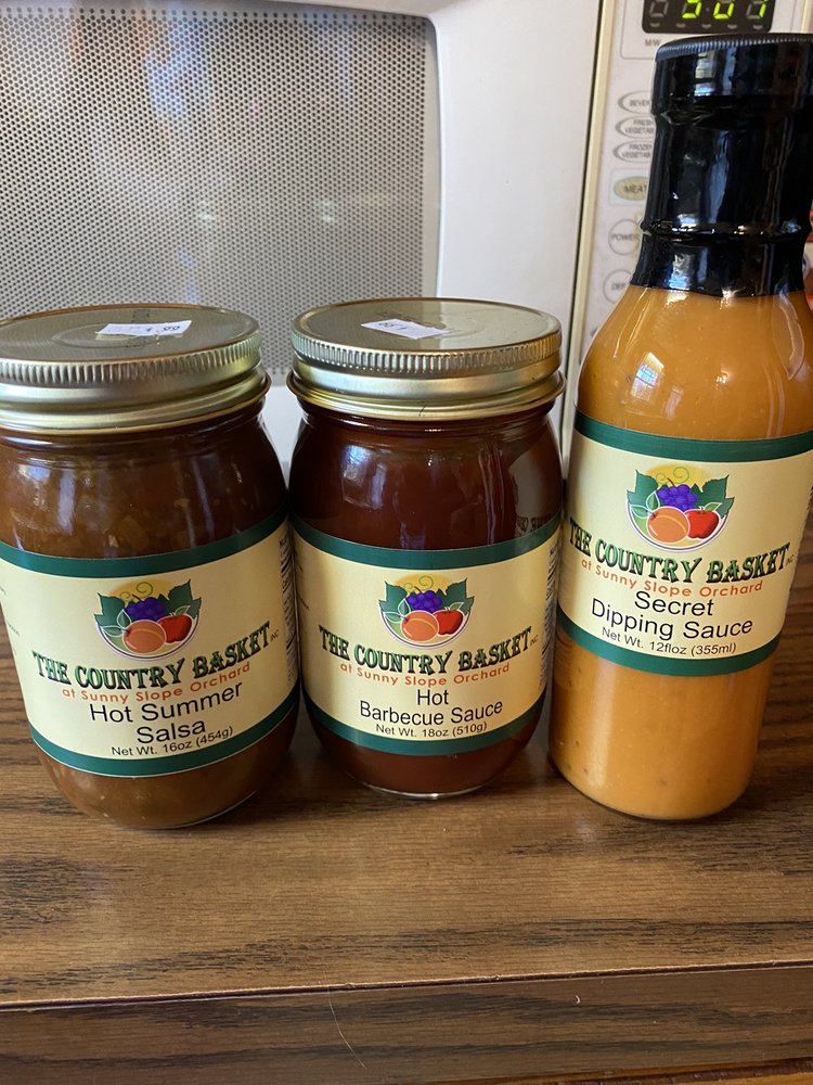 The Country Basket At Sunny Slope Orchard Logo