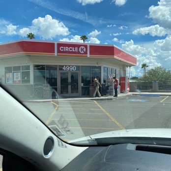 Circle K - a view from inside a car - Convenience Stores Near Me - Tucson, Arizona Circle K - a view from inside a car - Convenience Stores Near Me - Tucson, Arizona