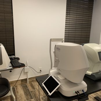Westchester Eyes - Pre-testing room - Optometrists Near Me - Yonkers, New York Westchester Eyes - Pre-testing room - Optometrists Near Me - Yonkers, New York