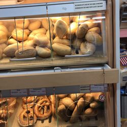 Netto Marken-Discount - Nicht mehr zeitgemäße Entnahmestation, es kann rausfallen