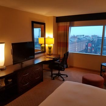 Hilton Baltimore Inner Harbor - Room - Hotels Near Me - Baltimore, Maryland