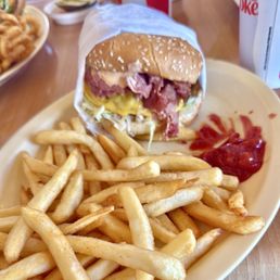 Pastrami Burger