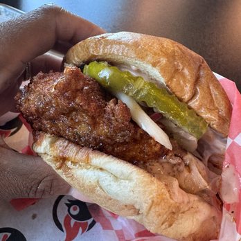 Little Lou's Hot Chicken - Sando - medium heat - Chicken Shop Near Me - Berkley, Michigan