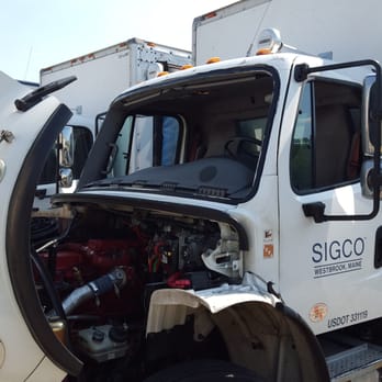 Hands On Auto Glass - BEFORE : Freightliner m2 business class commercial vehicle - Auto Glass Services Near Me Hands On Auto Glass - BEFORE : Freightliner m2 business class commercial vehicle - Auto Glass Services Near Me