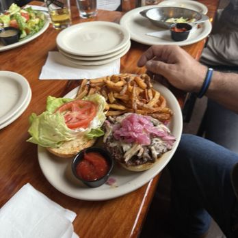 Train Wreck Bar - Sports Bars Near Me - Burlington, Washington