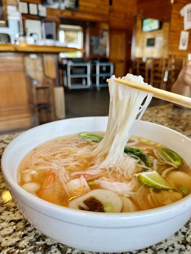 Pho Pier 77