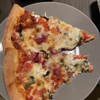 Alfredo's Italian Kitchen - Mama Maria Pizza - Pizza Near Me - Somerville, Massachusetts Alfredo's Italian Kitchen - Mama Maria Pizza - Pizza Near Me - Somerville, Massachusetts