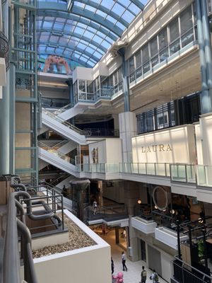 Place Montreal Trust by null