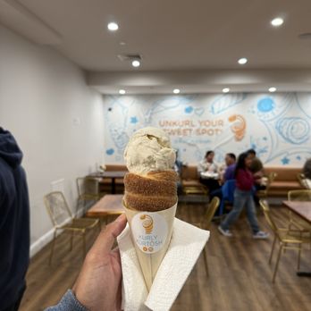 Kurly Kürtősh Café - Desserts Near Me - Nutley, New Jersey