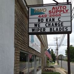 HWO Auto Supply Aka Hi-Way Oil Service - We always change your wiper blades. It's fast and it's FREE !!
In and out is less than 5 minutes.