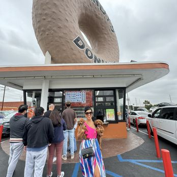 Randy's Donuts - Donuts Near Me - Inglewood, California