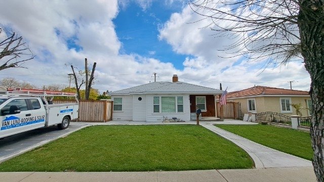 Slide of Van Lund Roofing and Solar