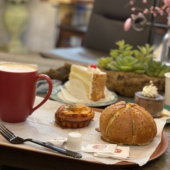 Chateau De Chantilly Cafe - Bakeries Near Me - Chantilly, Virginia Chateau De Chantilly Cafe - Bakeries Near Me - Chantilly, Virginia
