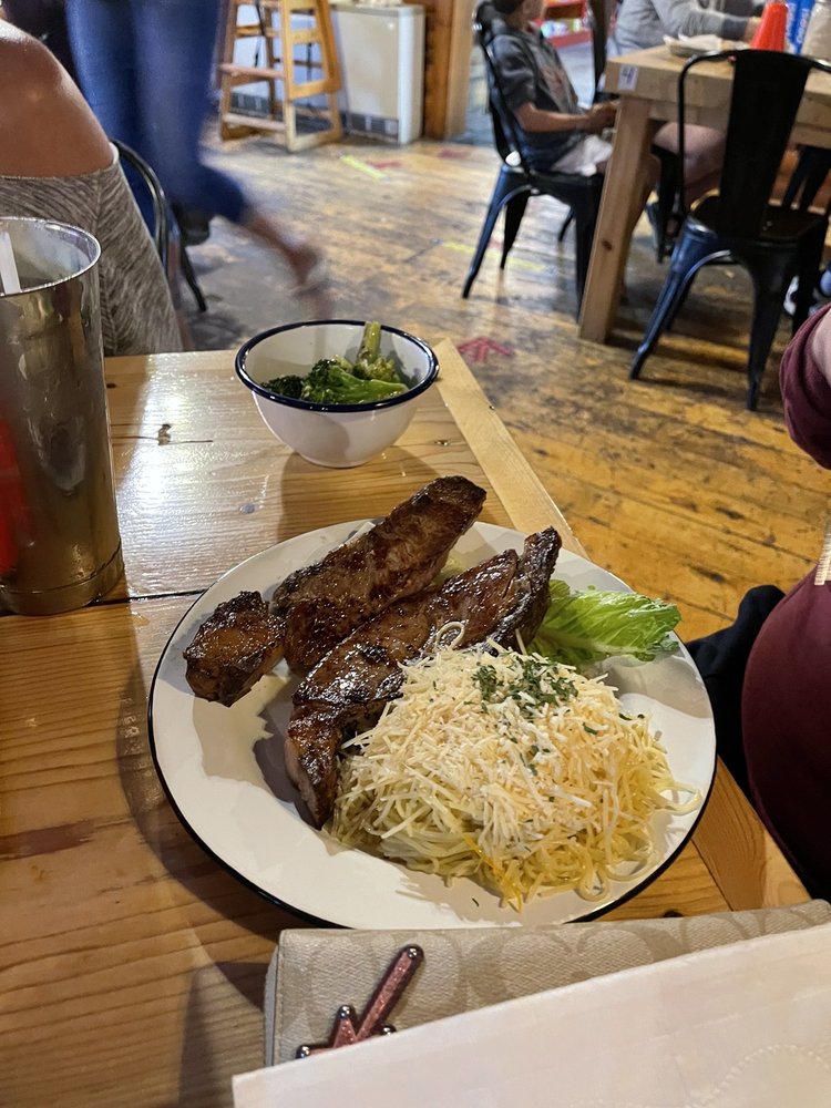 TRAIL CENTER LODGE Updated September 2024 60 Photos & 50 Reviews