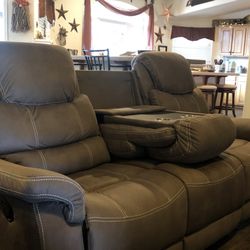 Delmar Furnishings - Sofa with drop down table