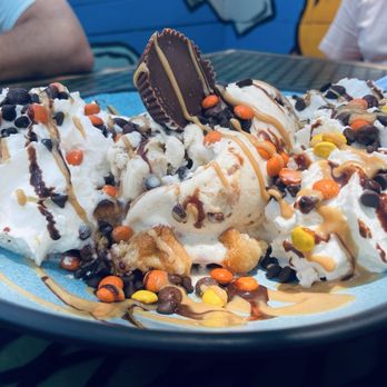 4th Street Fillin Station - Peanut butter ice cream sundae - New American Near Me - Cocoa Beach, Florida 4th Street Fillin Station - Peanut butter ice cream sundae - New American Near Me - Cocoa Beach, Florida