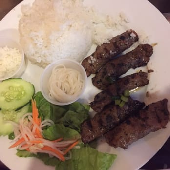 Pho Bistro - Grilled beef w/ veggie & rice - Vietnamese Near Me - Malden, Massachusetts