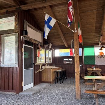 Torrey Grill & Bbq - Indoor seating and food service area - Barbeque Near Me - Torrey, Utah