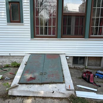 First Rate roofing and construction - Repaired siding - Roofing Near Me