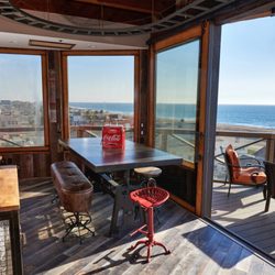 Sunset beach Water Tower House - Living area with unsurpassed 360* view