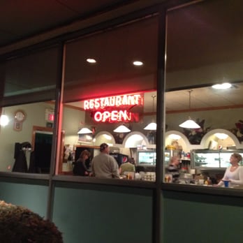 Country Cup Restaurant - Outside looking in - Diners Near Me - Countryside, Illinois
