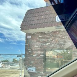 Yoli's Flower Shop - Yoli's has recently been demolished (04/2025)
