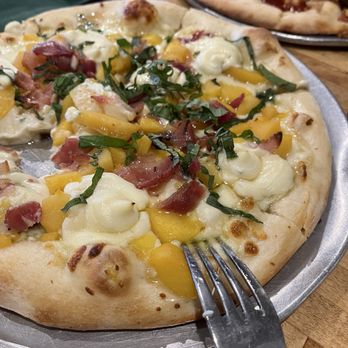 Hideaway House - Roasted Peach pizza - Pizza Near Me - Sedona, Arizona Hideaway House - Roasted Peach pizza - Pizza Near Me - Sedona, Arizona