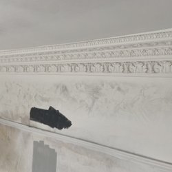 Restoration Plaster - uneven finish with ceiling