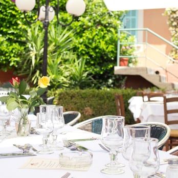 Chez Simon - La terrasse - Nicoise Near Me - Nice, 06