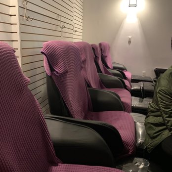 Kimberly Spa - Entryway lined with chairs for foot massages - Massage Near Me - New York, New York Kimberly Spa - Entryway lined with chairs for foot massages - Massage Near Me - New York, New York