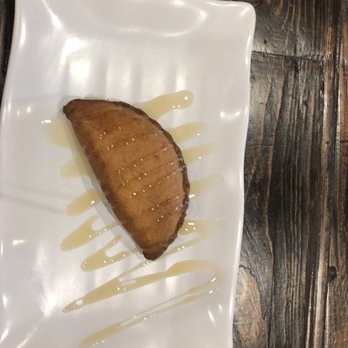 Empanada Harry's Bakery and Cafe - Guava and cream cheese empanada - Venezuelan Near Me - Miami, Florida