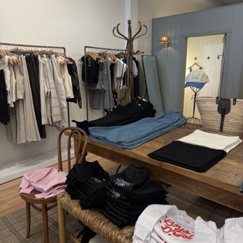 Tiki Girl - clean & well organized - Women's Clothing Near Me - Ventura, California Tiki Girl - clean & well organized - Women's Clothing Near Me - Ventura, California