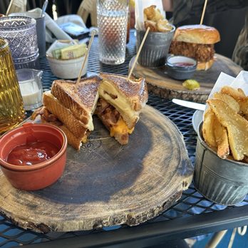 Under the Moon Cafe - Grilled cheese club w 3 cheeses - Tapas/Small Plates Near Me - Lambertville, New Jersey