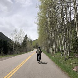 Aspen Bike Tours & Rentals - Ebikes on the way to the maroon bells