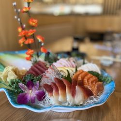 Kozue Sushi & Ramen - Sashimi combo