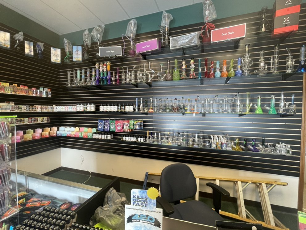 BREAK PUFFER SMOKE & VAPE Updated May 2024 14 Photos 12547 Il143