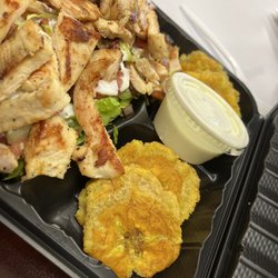 La Frontera Bakery - Grilled Chicken Salad w/ Tostones
