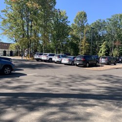 Steinspark Biergarten & Food Court - Parking lot
