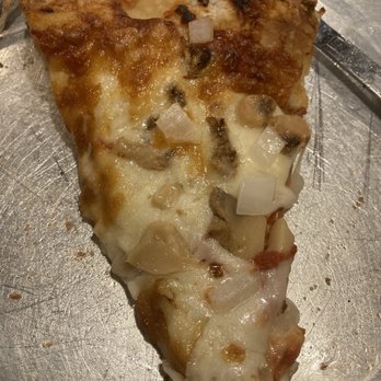 Mineo's Pizza House - Pizza slice with mushrooms, pepperoni and onions - Pizza Near Me - Pittsburgh, Pennsylvania Mineo's Pizza House - Pizza slice with mushrooms, pepperoni and onions - Pizza Near Me - Pittsburgh, Pennsylvania