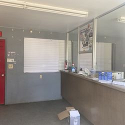Silva's Detail Shop - Doors locked and nobody there