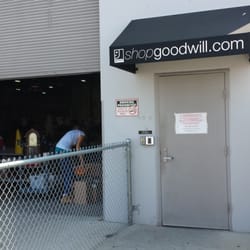 Shopgoodwill Pick-up - That path leads you to this door. Ring the bell for service.